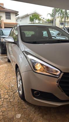 HYUNDAI HB20 1.6 PREMIUM 16V FLEX 4P AUTOMÁTICO HYUNDAI HB20 1.6 PREMIUM 16V FLEX 4P AUTOMÁTICO
